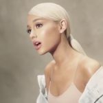 Ariana Grande viert verjaardag met video ‘Raindrops’